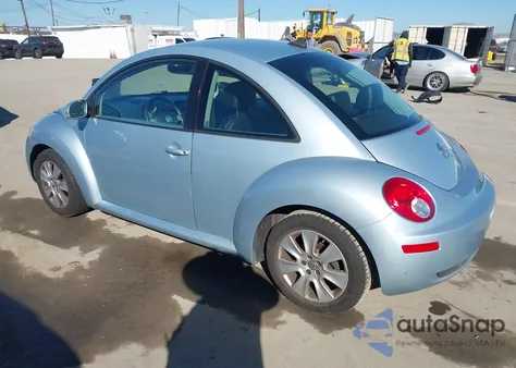 2010 Volkswagen New Beetle 2.5L from USA, damaged, VIN 3VWPG3AG7AM012990